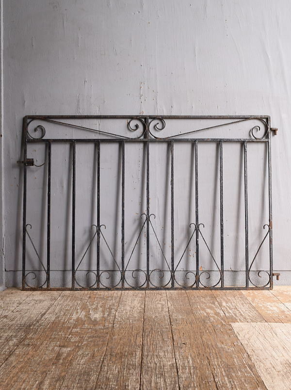 イギリスアンティーク アイアンフェンス ゲート柵 ガーデニング 12572