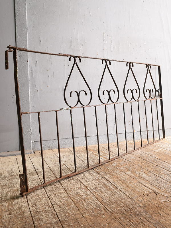 イギリスアンティーク アイアンフェンス ゲート柵 ガーデニング 12576