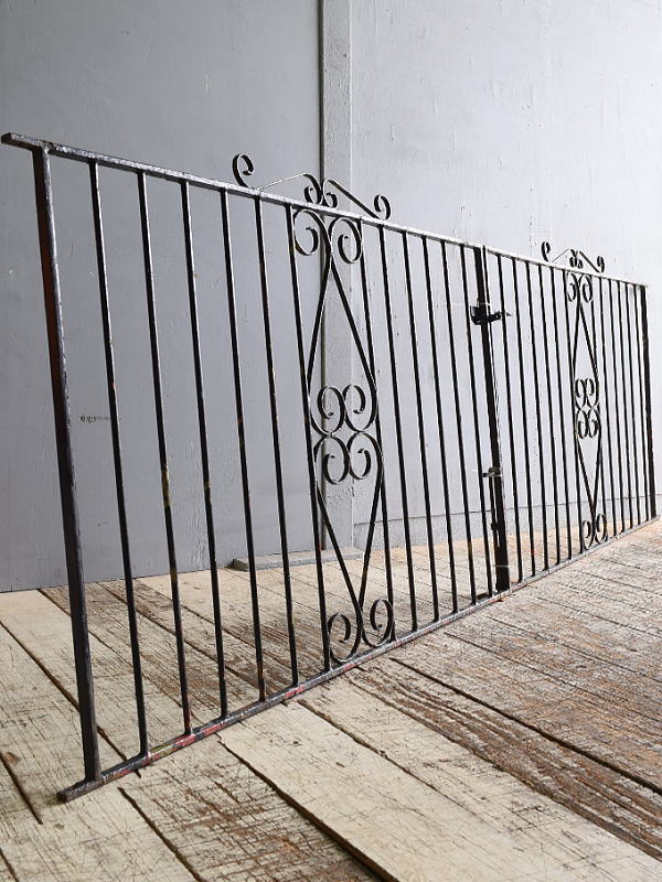 イギリスアンティーク アイアンフェンス ゲート柵 ガーデニング 12634