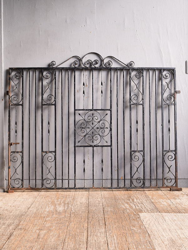 イギリスアンティーク アイアンフェンス ゲート柵 ガーデニング 12740