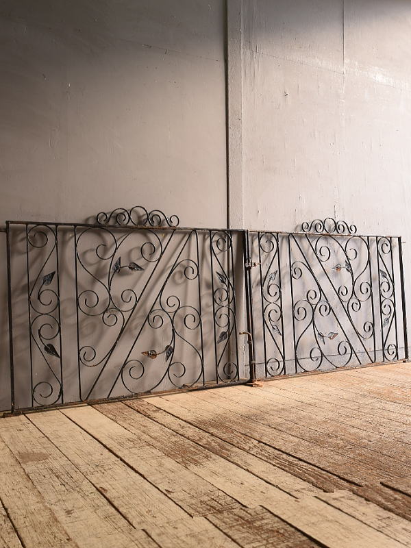 イギリスアンティーク アイアンフェンス ゲート柵 ガーデニング 12843