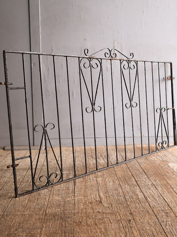 イギリスアンティーク アイアンフェンス ゲート柵 ガーデニング 12874