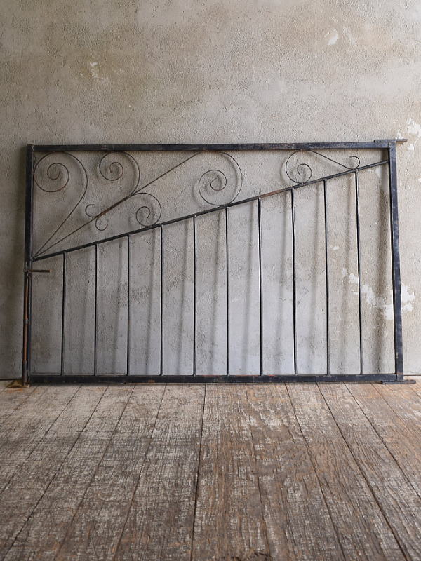 イギリスアンティーク アイアンフェンス ゲート柵 ガーデニング 13206