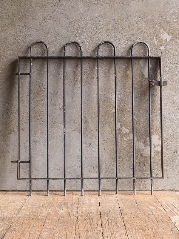 イギリスアンティーク アイアンフェンス ゲート柵 ガーデニング 13259