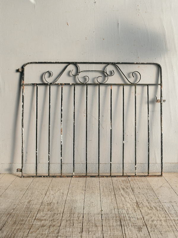 イギリスアンティーク アイアンフェンス ゲート柵 ガーデニング 13267