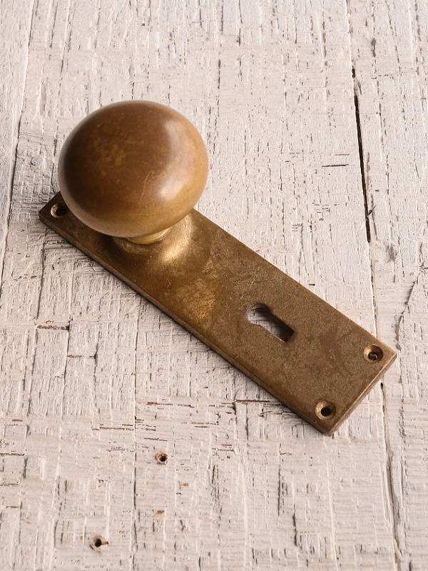 イギリス アンティーク 真鍮 ドアノブ　建具金物 取っ手　13301