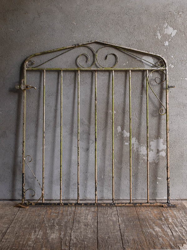 イギリスアンティーク アイアンフェンス ゲート柵 ガーデニング 13457
