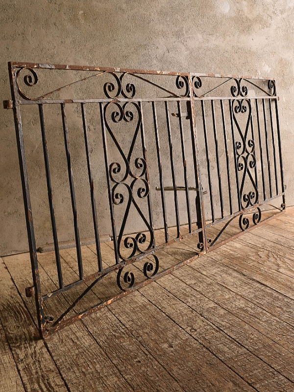 イギリスアンティーク アイアンフェンス ゲート柵 ガーデニング 13503