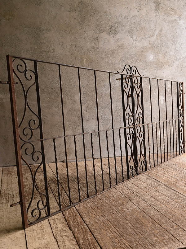 イギリスアンティーク アイアンフェンス ゲート柵 ガーデニング 13542