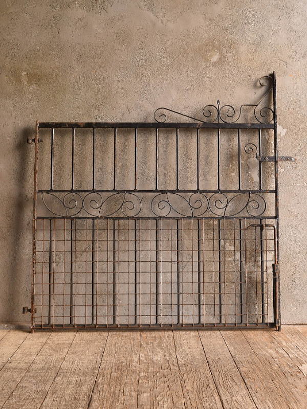 イギリスアンティーク アイアンフェンス ゲート柵 ガーデニング 13551
