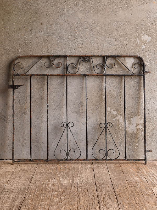 イギリスアンティーク アイアンフェンス ゲート柵 ガーデニング 13553