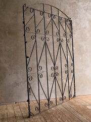 高さのあるフェンス