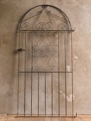 高さのあるフェンス