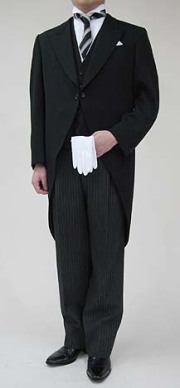 モーニング着姿