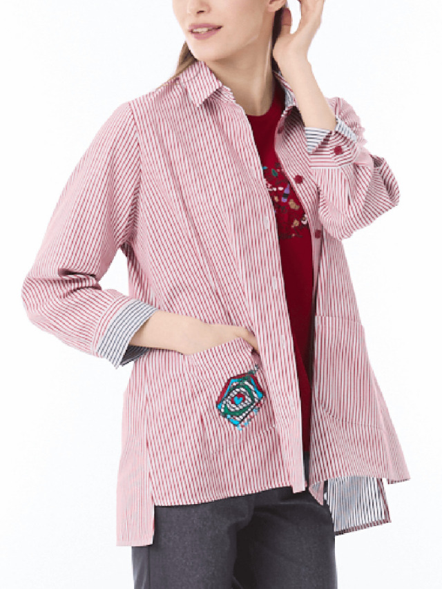 立体ストライプ　ポケットつきブラウス