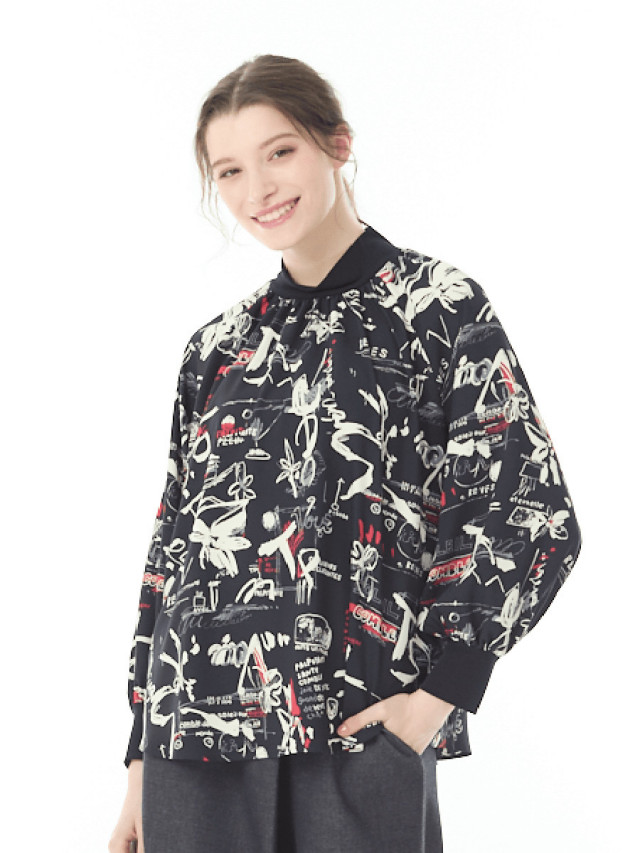 ペイント風プリントブラウス