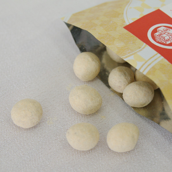 きなこまめ出品 きなこ大豆 黒ごまめっち 400g (200g×2) 販売｜なみさとねっと