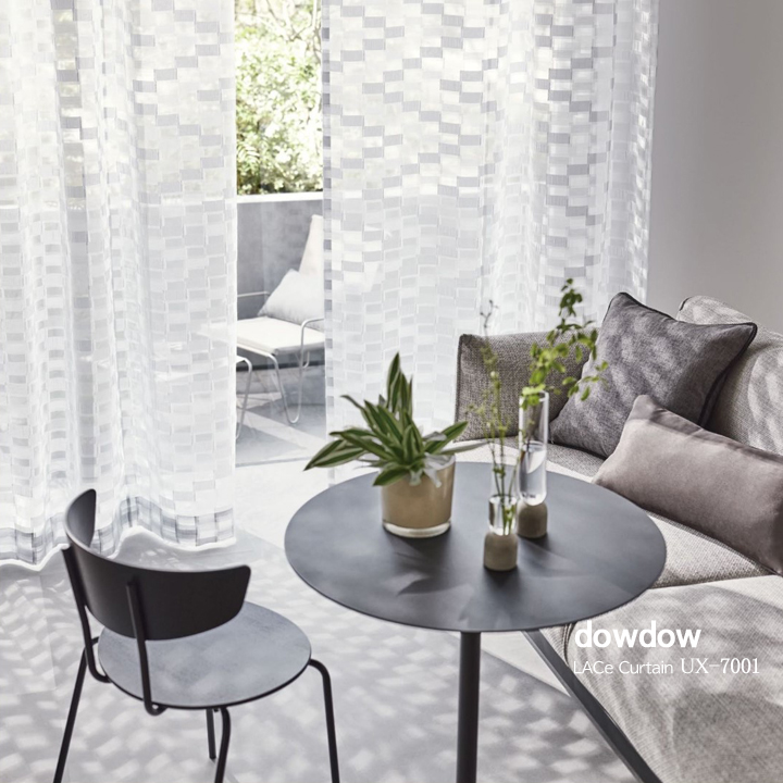【イタリアンモダン】フロントカットのモザイクタイル柄のレースカーテン【UX-7001】ペールグレー