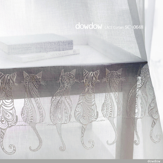 フレンチ シック】窓から外を眺める「猫」の刺繍のレースカーテン【SC