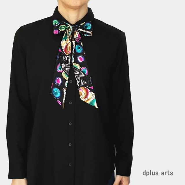 個性的な ボウタイ スカーフ リボンタイ 幾何学柄 イタリア製 シルク