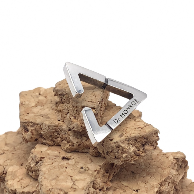 ドクターモンロー Dr MONROE トライアングルイヤーカフS シルバー925 EC-10-SV トライアングルイヤーカフ/シルバー925 メンズ/EC-10-SV