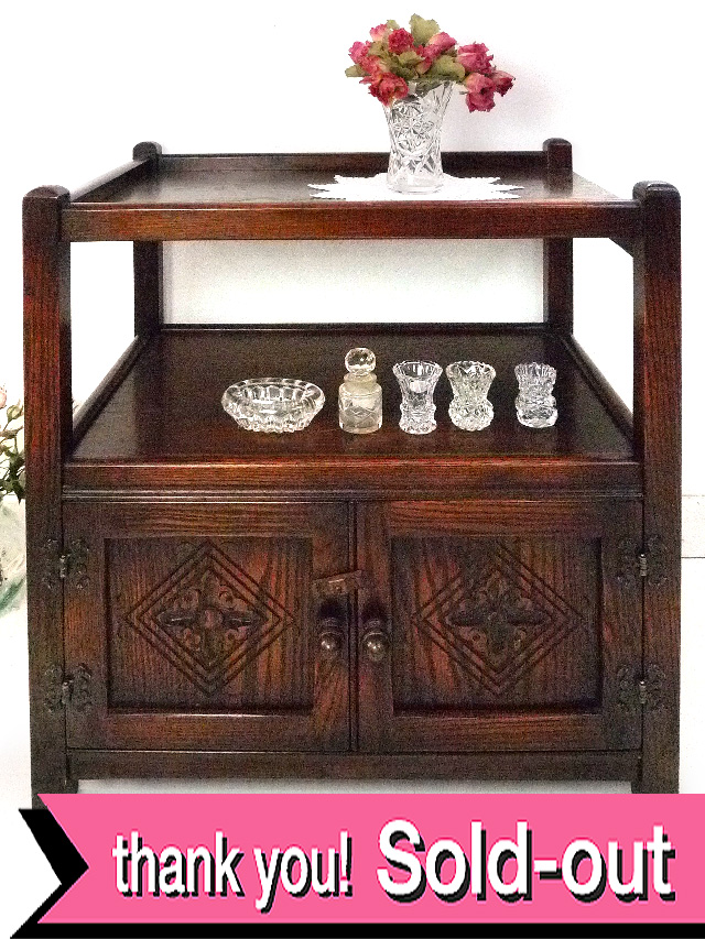 ＜英国アンティーク家具＞１９３０年代：木工細工が素敵♪ぶ厚い無垢のオールドオークのチェスト