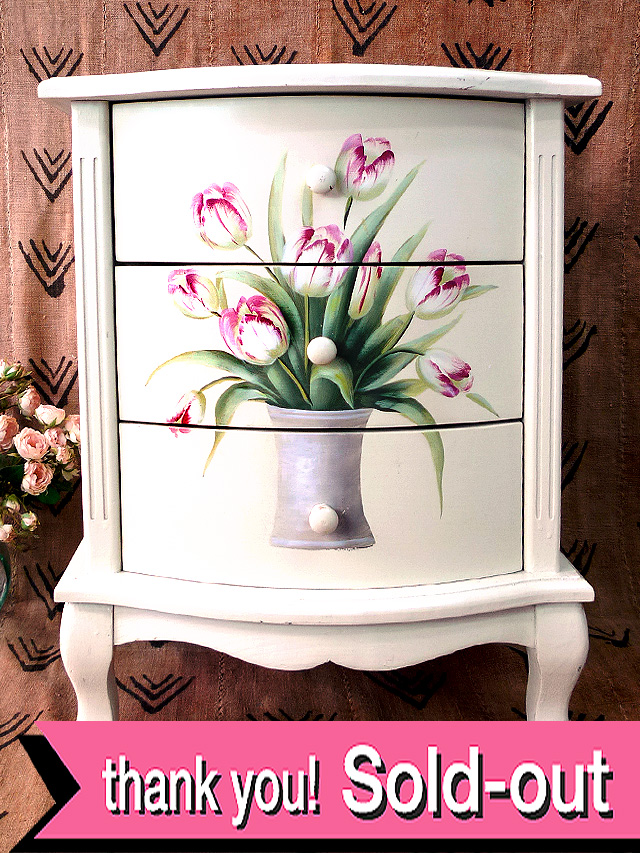 １９３０年代：優しいトールペイントのチューリップ♪長い時が暖かな英国の３段チェスト