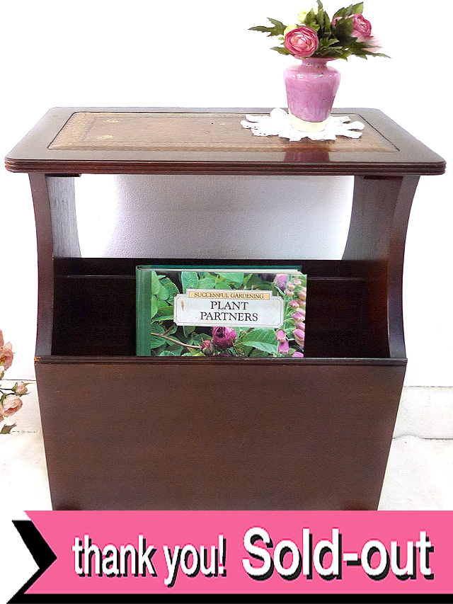 ＜英国ビンテージ＞スモールテーブルにも♪木のぬくもりが優しいオールドオークのマガジン＆ニュースペーパーラック