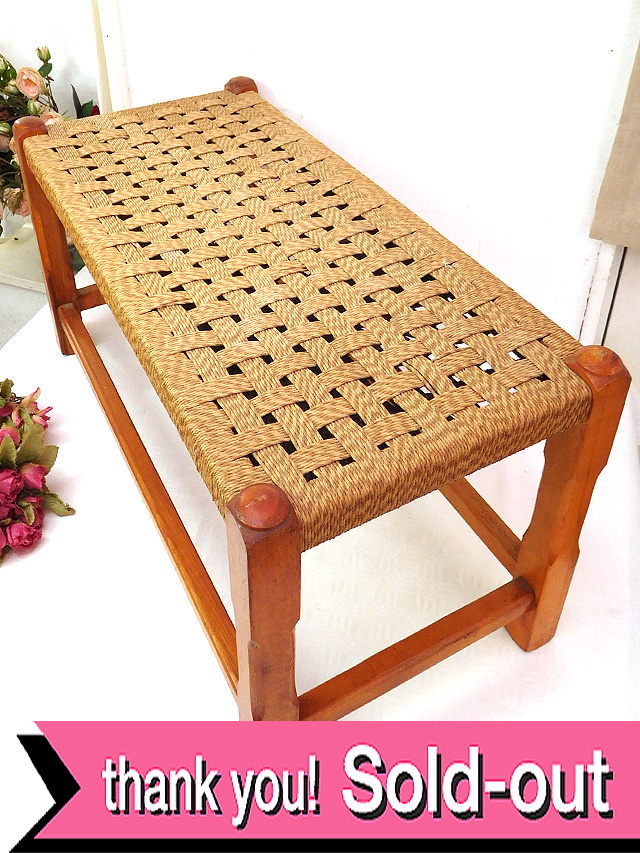 １９４０年代：長い時が優しい♪編み込みのがっちりとしたカントリーなとても大きなスツール