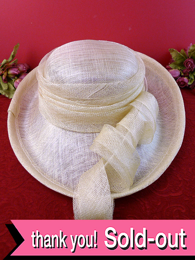 ＜英国ビンテージＨＡＴ：未使用品＞優雅な淡いクリーム色のおリボン♪ヴィクトリアン貴婦人のようなお帽子