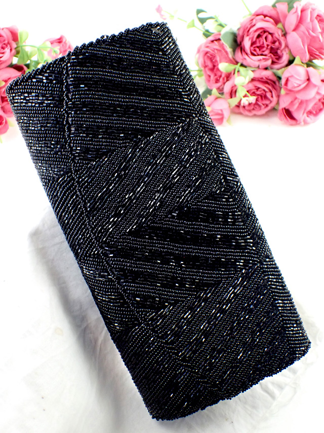 ＜英国パーティバッグ＞シックな黒い輝きの総ビーズたち♪貴重なデザインが素晴らしいクラッチバッグ