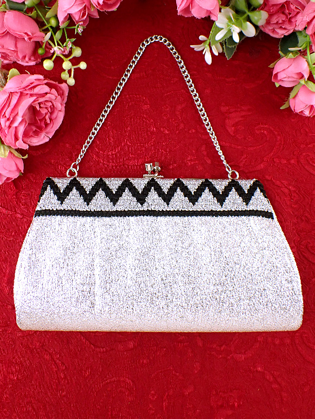 ＜英国パーティバッグ＞輝くシルバーとブラックのコントラスト♪シルバーラメが輝く英国のすばらしいパーティバッグ