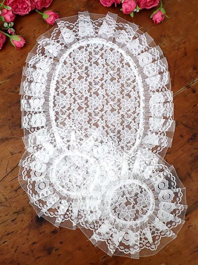 ＜英国ビンテージ＞繊細なレースの花びらが優雅♪大輪のお花のような美しいレースドイリー「３枚セット」
