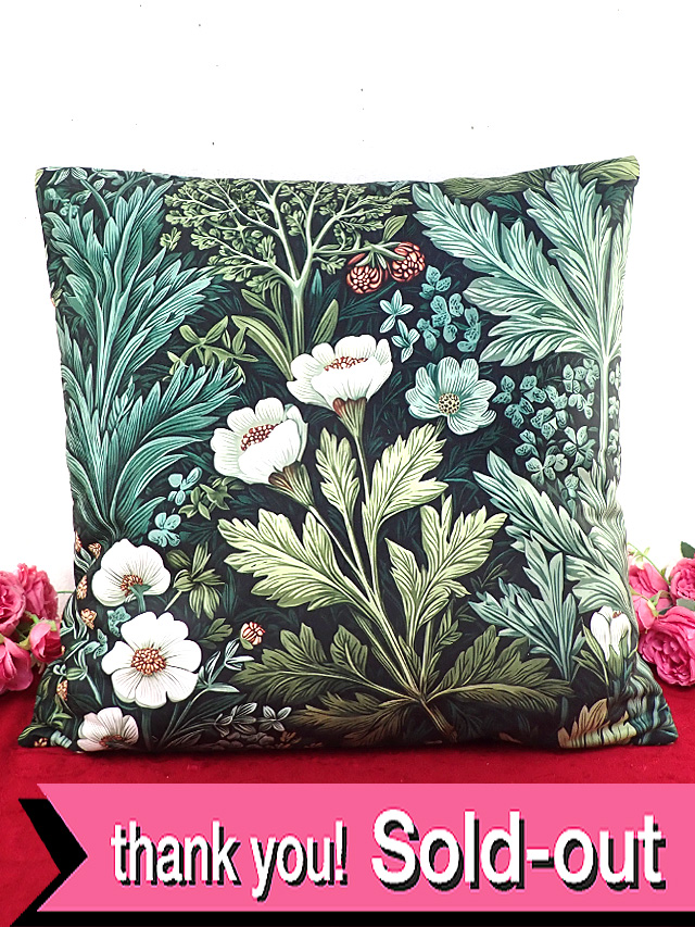 ＜ウィリアム・モリス：未使用品＞深い森の中の野の花たち♪優しい絵柄が素敵なクッション「中のクッション材付き」