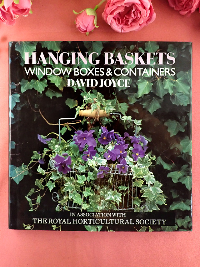 ＜英国ガーデニングBOOK＞「HANGING BASKETS」♪英国のガーデニングアイデアがいっぱいの分厚い大判のハードカバーのご本