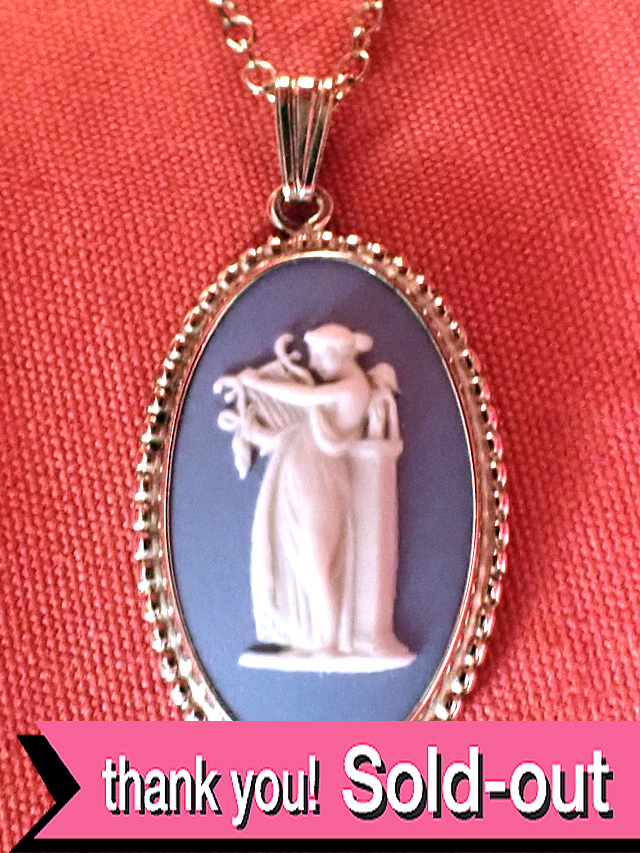 ＜ウェッジウッド：スターリングシルバー＞ブルージャスパーの優雅な女神さまと竪琴のネックレス「当時のお箱＆パンフレット付」