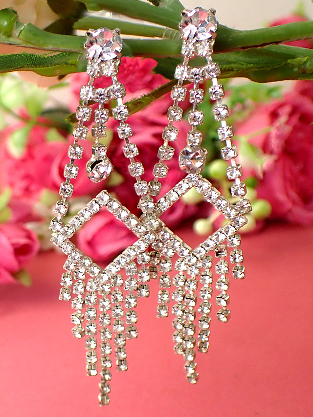 ＜英国ミッドセンチュリー＞キラキラ強い輝きのキュービックジルコニア♪６本の揺れるフリンジが光り輝く優雅なピアス