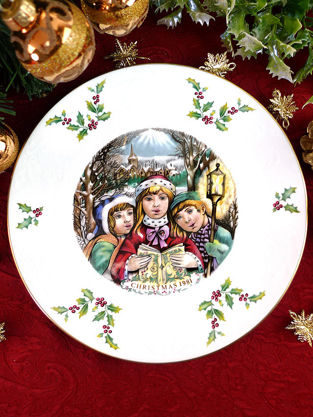 ＜英国流クリスマス＞「１９８１年：ロイヤル・ドルトン」♪賛美歌を歌う子供たちのクリスマス・プレート「プレートハンガー付」