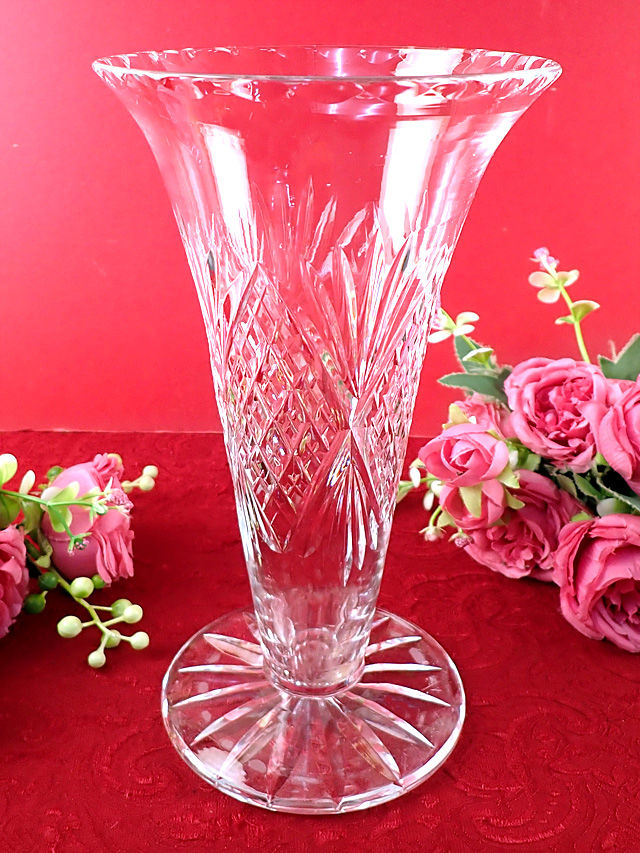 １９３０年代：優雅な格子模様のカットガラス♪高さ２6cm透明度の高いクリスタルガラスが美しい超特大のフラワーベース