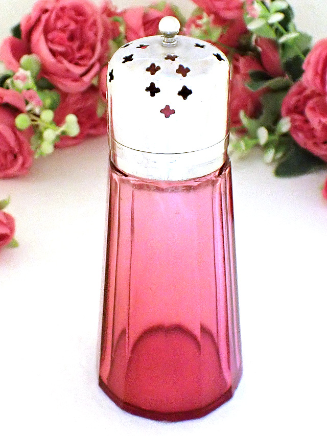 ＜英国アンティーク＞１８９０年代：ヴィクトリアン時代♪とても貴重なクランベリーガラスとシルバープレートのシフター