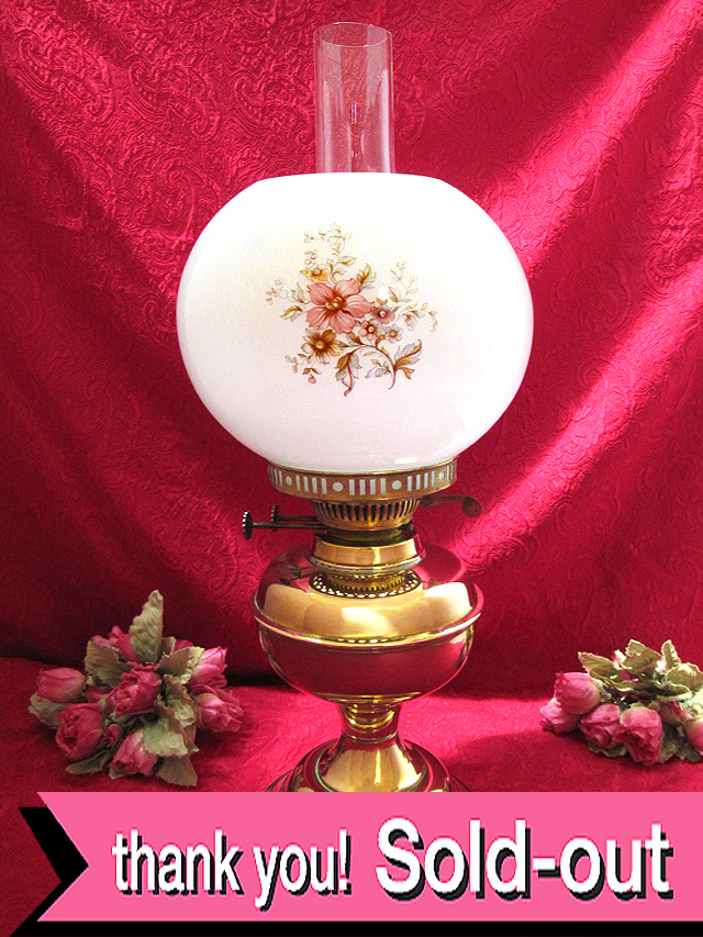 １９２０年代：優雅なお花たち♪真鍮細工が美しい英国アンティークのW芯の大きなオイルランプ