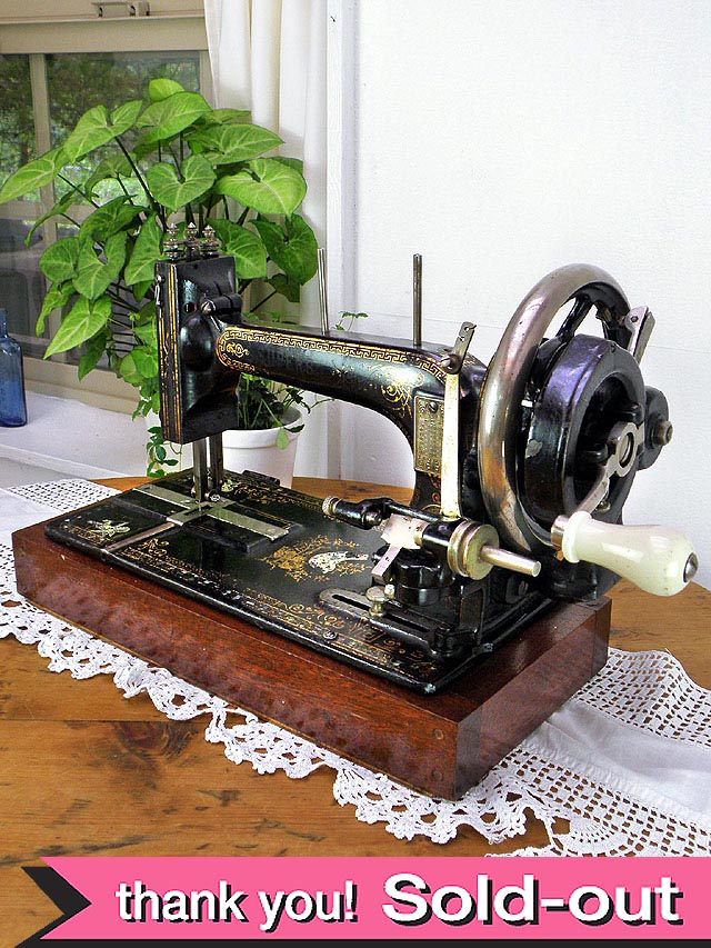 レア♪１９２０年代：珍しい英国アンティークの大きなミシン