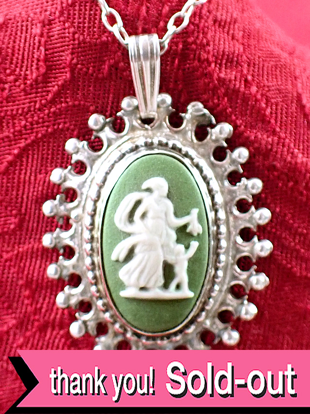 ＜英国スターリングシルバー＞ウェッジウッド：レア♪貴重で珍しいグリーンジャスパーのネックレス「当時のBOX＆ミニパンフレット付」