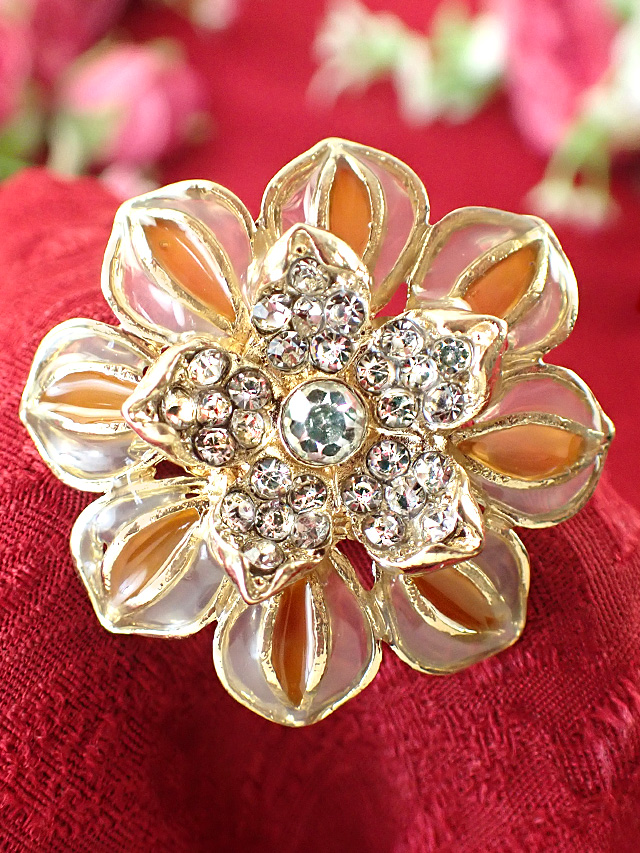 ＜英国ミッドセンチュリー＞金色のロマンチックなお花♪キュービックジルコニアも輝くお花のブローチ
