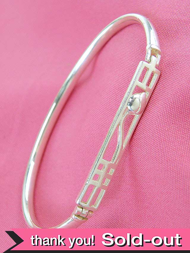 ＜英国スターリングシルバー＞マッキントッシュデザインの純銀の豪華なバングル