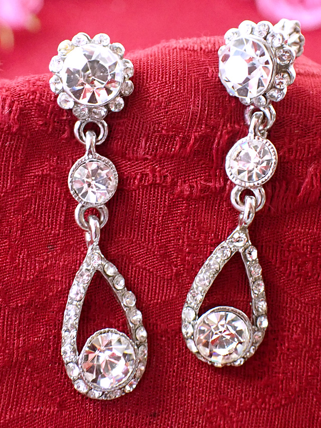 ＜英国ミッドセンチュリー＞キラキラ強い輝きの大粒のキュービックジルコニア♪クリスタルも輝く揺れるチャームが素敵なピアス