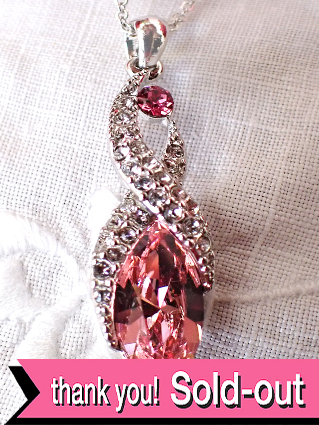 ＜英国ミッドセンチュリー＞神秘的なピンク色に輝く超大粒のキュービックジルコニア♪クリスタルも輝くシルバープレートのアートフルなネックレス