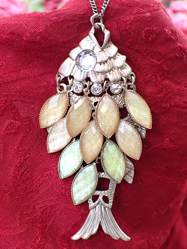 ★★＜英国ミッドセンチュリー＞アートフルなお魚さん♪全長９７cmクリスタルと透明レジンのウロコが輝く超ロングネックレス