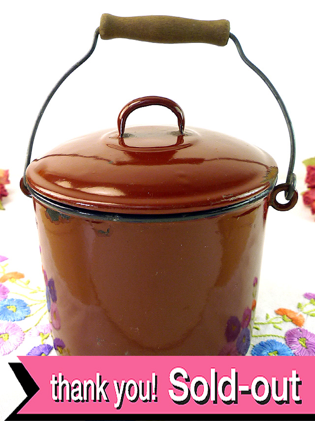 １９２０年代：レア♪アンバー色がきれいなふた付持ち手付の大きなホーローのお鍋