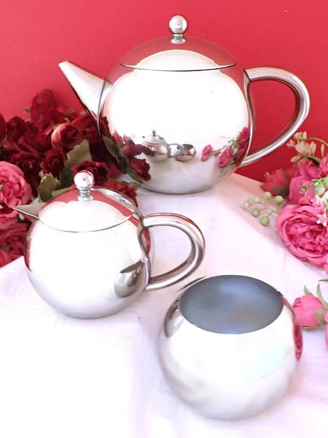＜英国ビンテージ＞ポストモダン♪まあるいフォルムが美しい銀色に輝くティーセット「３点セット」